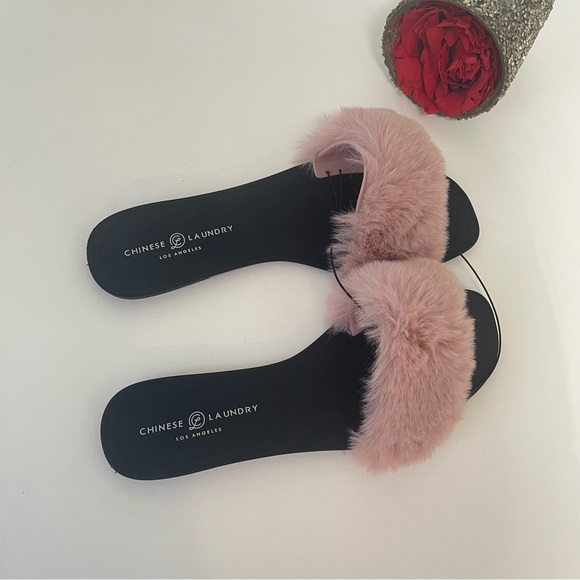 CHINESE LAUNDRY Pink Midnight Faux Fur Slide Sandal - Size 9 - Reemoly - Picture 9 of 9